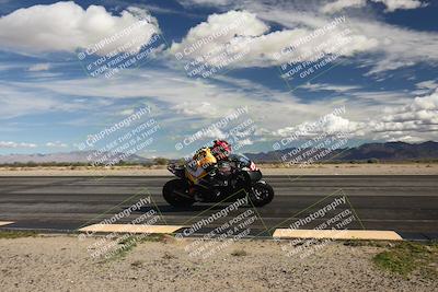 media/Nov-16-2025-Race Pace (Sun) [[8c5fa54630]]/Non Verified Riders (1st 20 Minutes)/3-Turn 3 Inside (11am)/